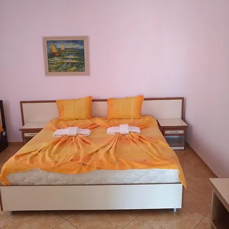 в комплекс петрови къщи *
